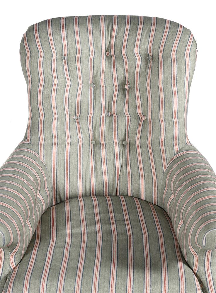 A REGENCY MAHOGANY AND BUTTON UPHOLSTERED ARMCHAIR CIRCA 1820 - Image 4 of 8