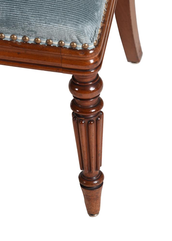 A SET OF TWENTY-FOUR GEORGE IV MAHOGANY DINING CHAIRS, BY GILLOWS, CIRCA 1830 - Image 5 of 16