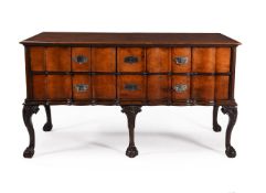 Y A CAPE DUTCH EXOTIC HARDWOOD COMMODE, SECOND HALF 18TH CENTURY