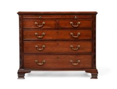 A GEORGE III MAHOGANY CHEST OF DRAWERS, ATTRIBUTED TO GILLOWS, CIRCA 1780