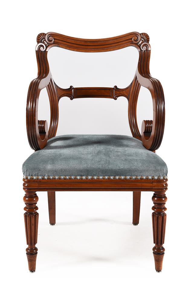 A SET OF TWENTY-FOUR GEORGE IV MAHOGANY DINING CHAIRS, BY GILLOWS, CIRCA 1830 - Image 4 of 16