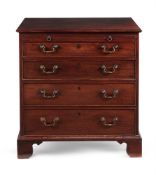 A GEORGE III MAHOGANY BACHELOR'S CHEST OF DRAWERS, IN THE MANNER OF HENRY KETTLE