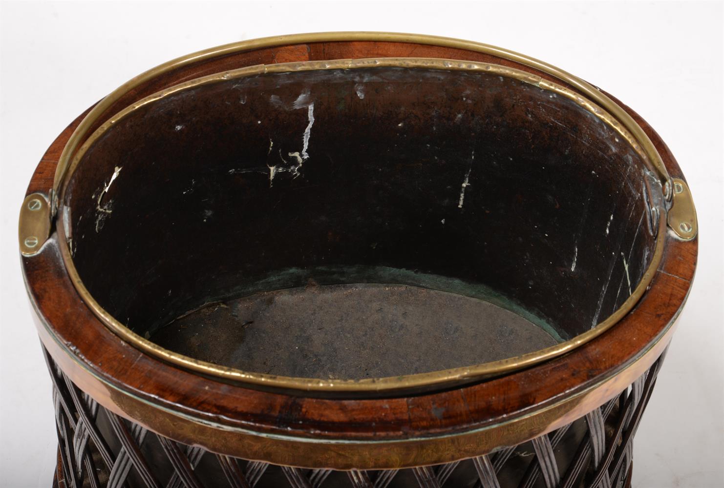 A GEORGE III MAHOGANY OYSTER BUCKET, LATE 18TH/EARLY 19TH CENTURY - Image 4 of 4