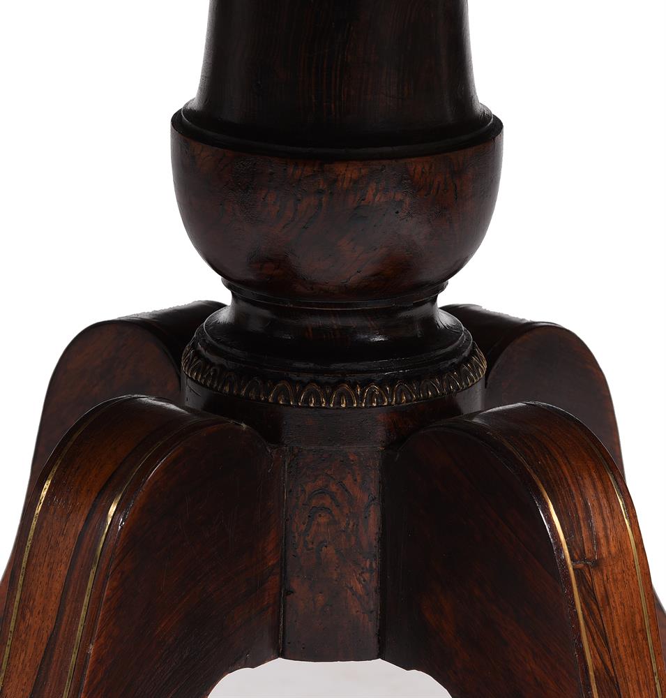 Y A REGENCY ROSEWOOD, SIMULATED ROSEWOOD AND BRASS MARQUETRY CENTRE TABLE, CIRCA 1815 - Image 4 of 5