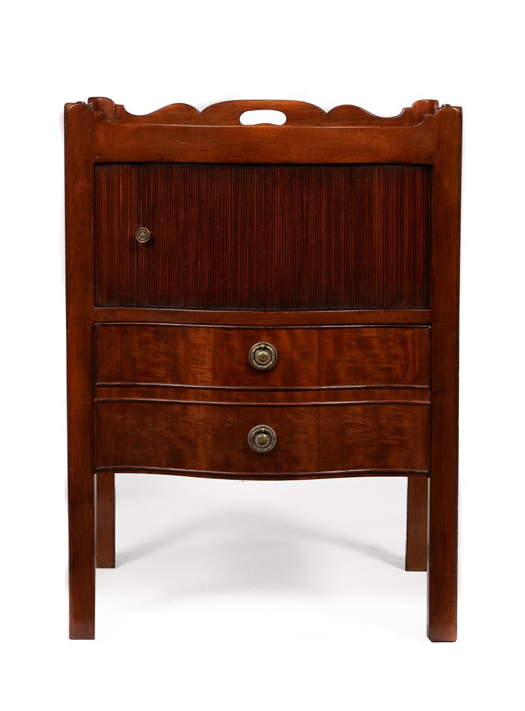 A GEORGE III MAHOGANY SERPENTINE FRONTED NIGHT COMMODE, CIRCA 1780 - Image 2 of 3