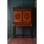 Y A WILLIAM & MARY WALNUT OYSTER, KINGWOOD AND ROSEWOOD VENEERED CABINET ON STAND, CIRCA 1690