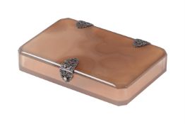 A FINE ART DECO AGATE BOX WITH JEWELLED AND WHITE METAL MOUNTS