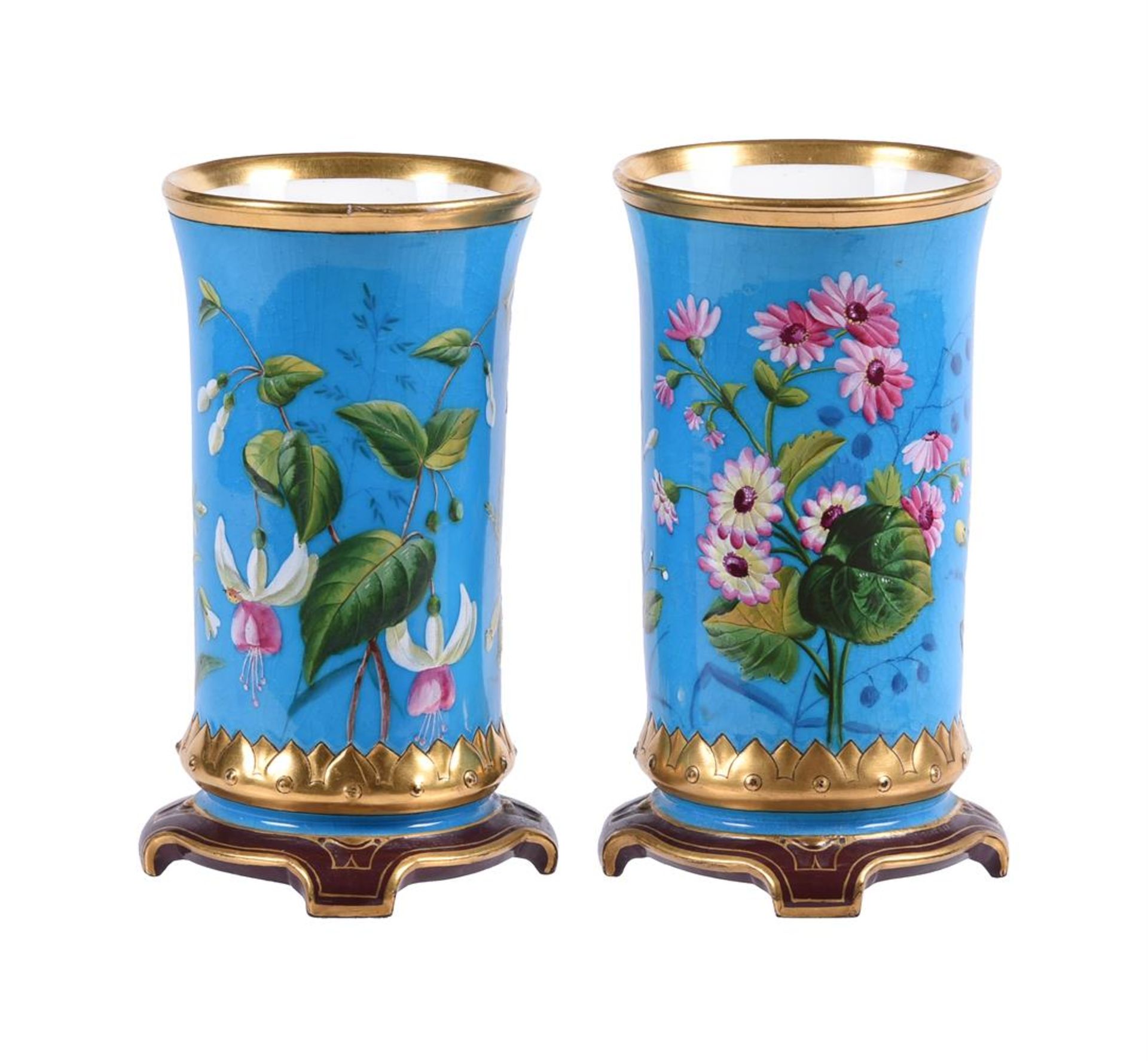 A PAIR OF MINTON AESTHETIC MOVEMENT BLEU CELESTE GROUND CYLINDRICAL VASES - Bild 2 aus 5