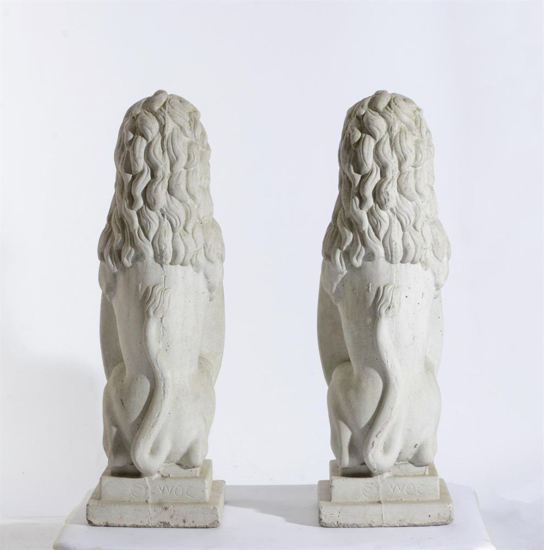 A PAIR OF WHITE PAINTED COMPOSITE STONE MODELS OF HERALDIC LIONS - Image 3 of 3