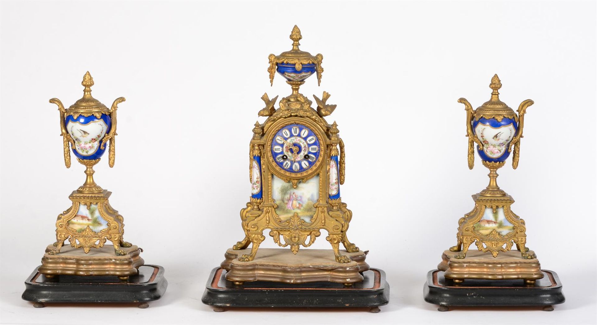 A FRENCH GILT SPELTER AND SEVRES STYLE PORCELAIN MANTEL CLOCK GARNITURE - Image 2 of 2