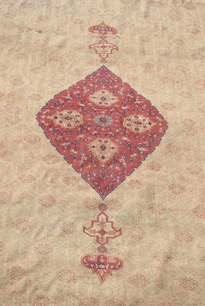 A TABRIZ CARPET - Image 2 of 3