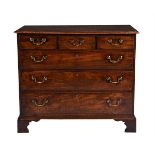 A GEORGE III MAHOGANY CHEST OF DRAWERS CIRCA 1780