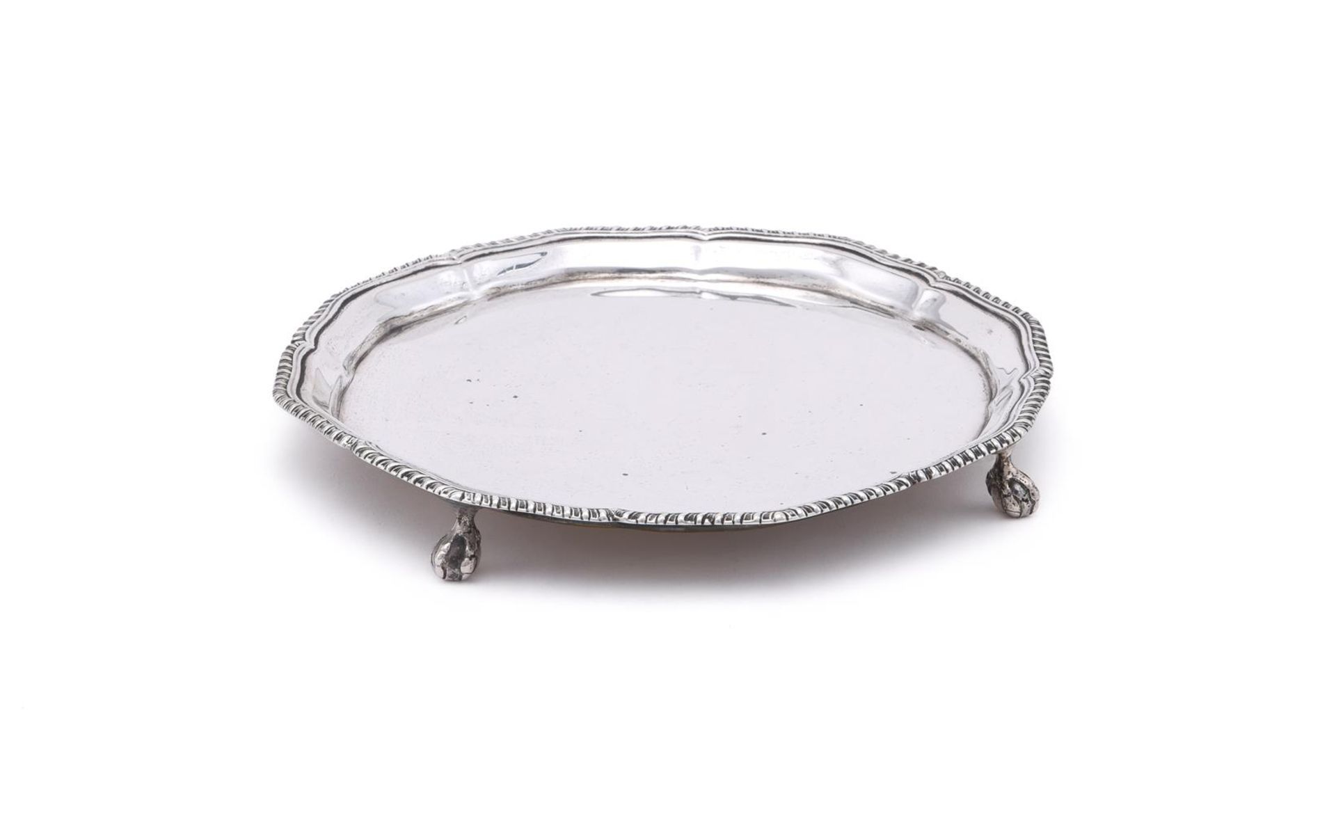 AN IRISH SILVER SHAPED CIRCULAR SALVER