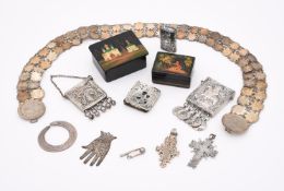 A COLLECTION OF SILVER COLOURED ITEMS