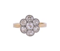 A DIAMOND FLOWERHEAD CLUSTER RING