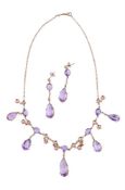 AN EDWARDIAN AND LATER AMETHYST AND FRESHWATER PEARL FRINGE NECKLACE AND EAR PENDANTS