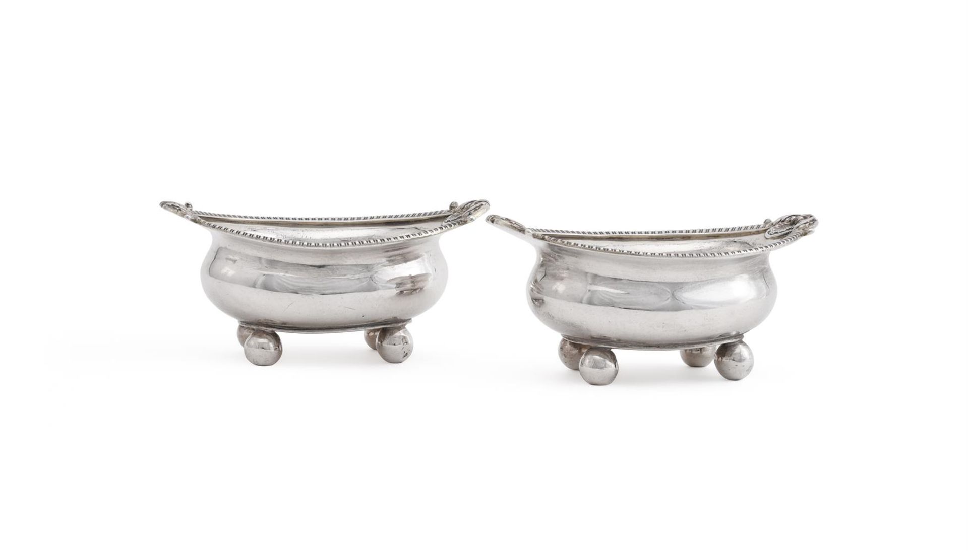 A PAIR OF GEORGE III SILVER OVAL SALT CELLARS - Image 2 of 4