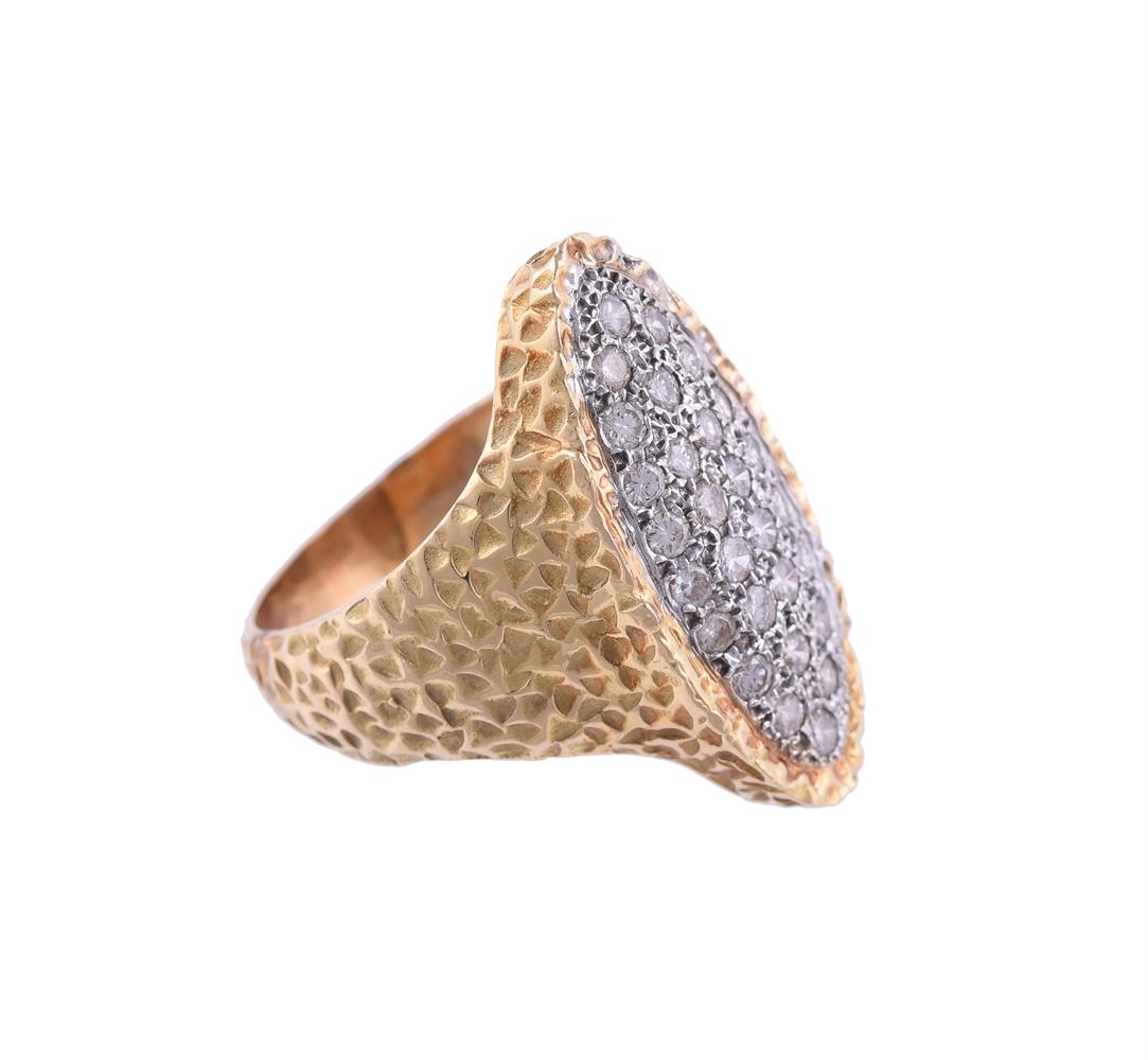 A DIAMOND NAVETTE SHAPED PANEL DRESS RING - Image 2 of 2