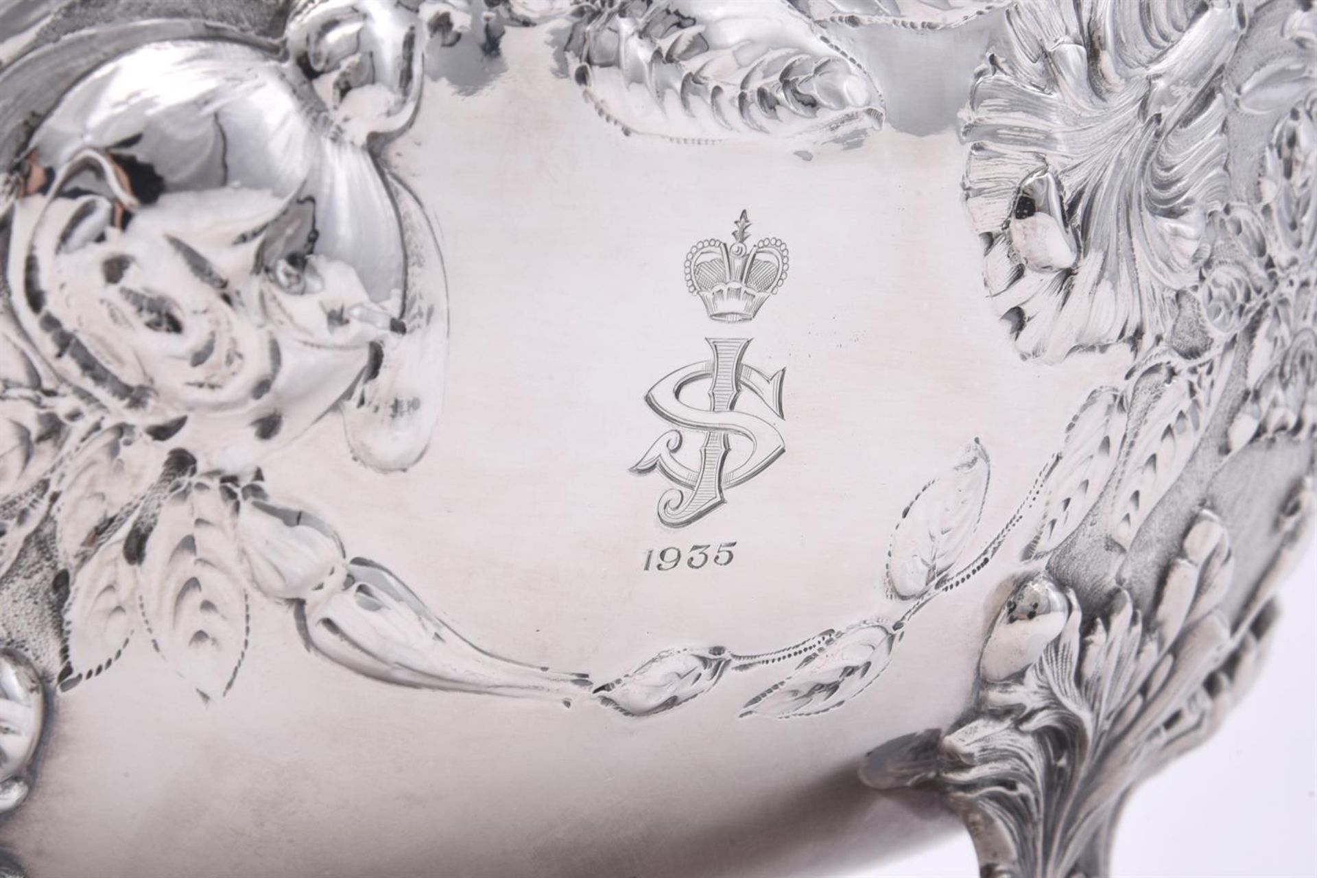 AN EDWARDIAN SILVER OVAL BOWL - Image 3 of 4