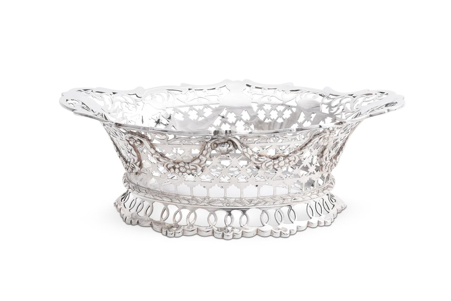 A LATE VICTORIAN SILVER SHAPED OVAL BASKET, DANIEL & JOHN WELLBY