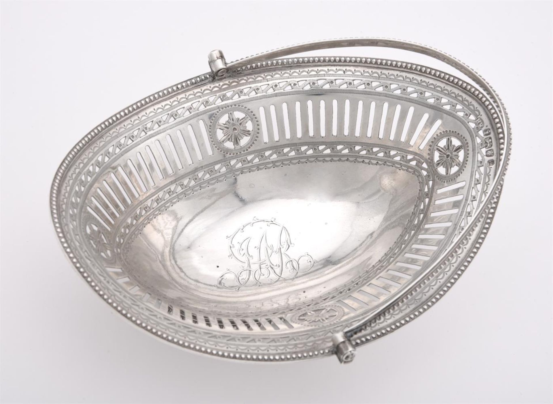 A GEORGE III SILVER SWING HANDLED DISH, HENRY HOLLAND - Image 3 of 4