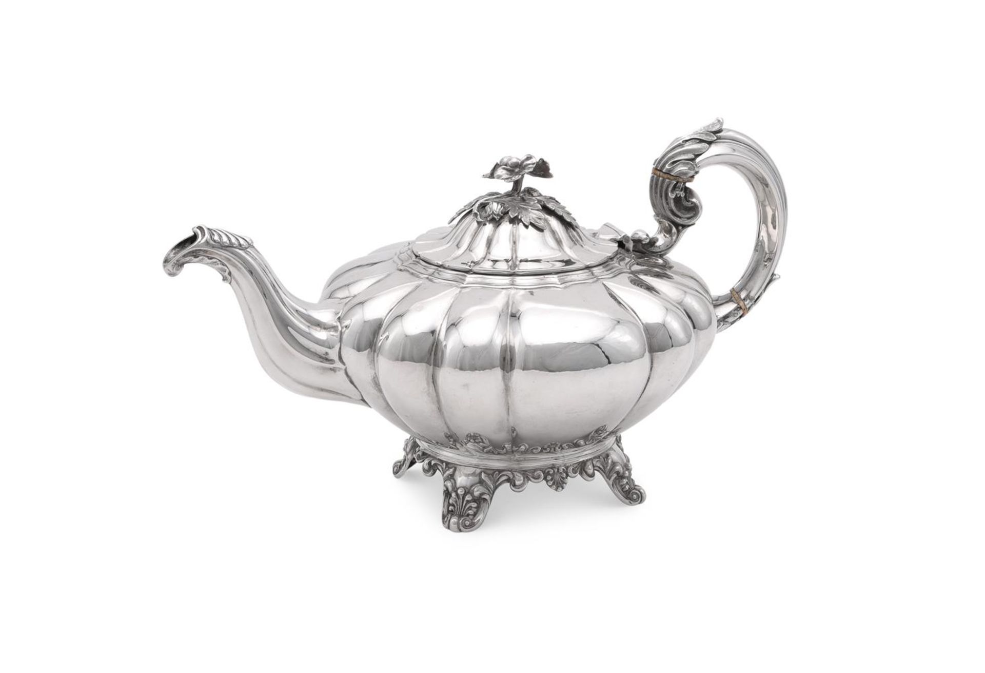 Y A VICTORIAN SILVER LOBED CIRCULAR TEA POT, CHARLES REILY & GEORGE STORER