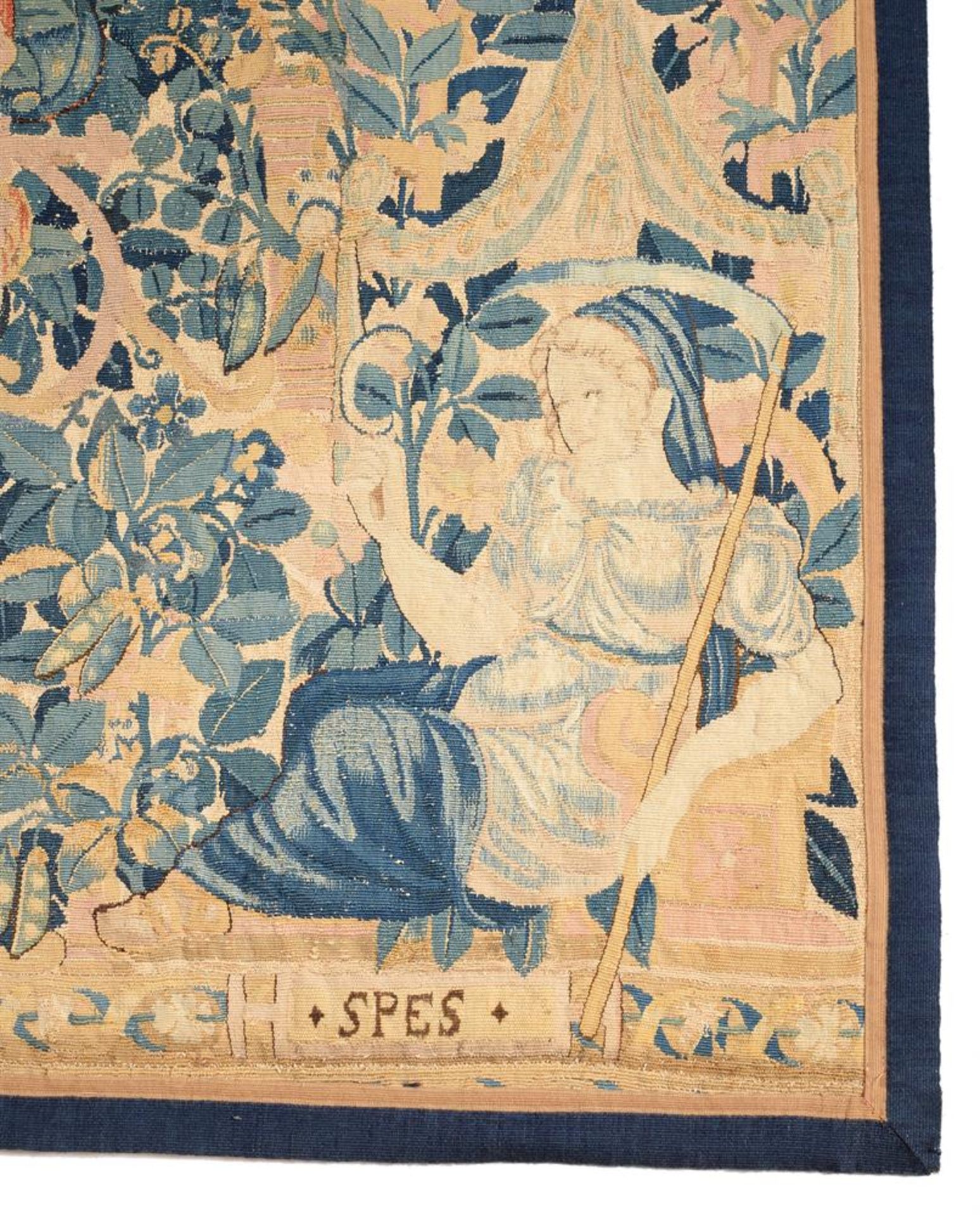 A PAIR OF TAPESTRY PANELS EMBLEMATIC OF HOPE AND JUSTICE, LATE 17TH/EARLY 18TH CENTURY - Bild 4 aus 5