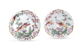 A PAIR OF CHELSEA PORCELAIN POLYCHROME PLATES PAINTED WITH EXOTIC BIRDS, CIRCA 1760