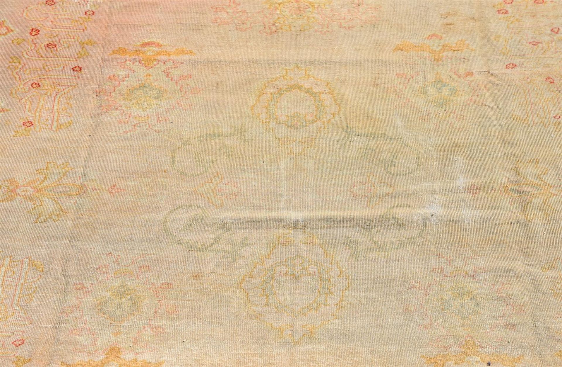 AN USHAK CARPET, approximately 455 x 366cm - Image 4 of 7