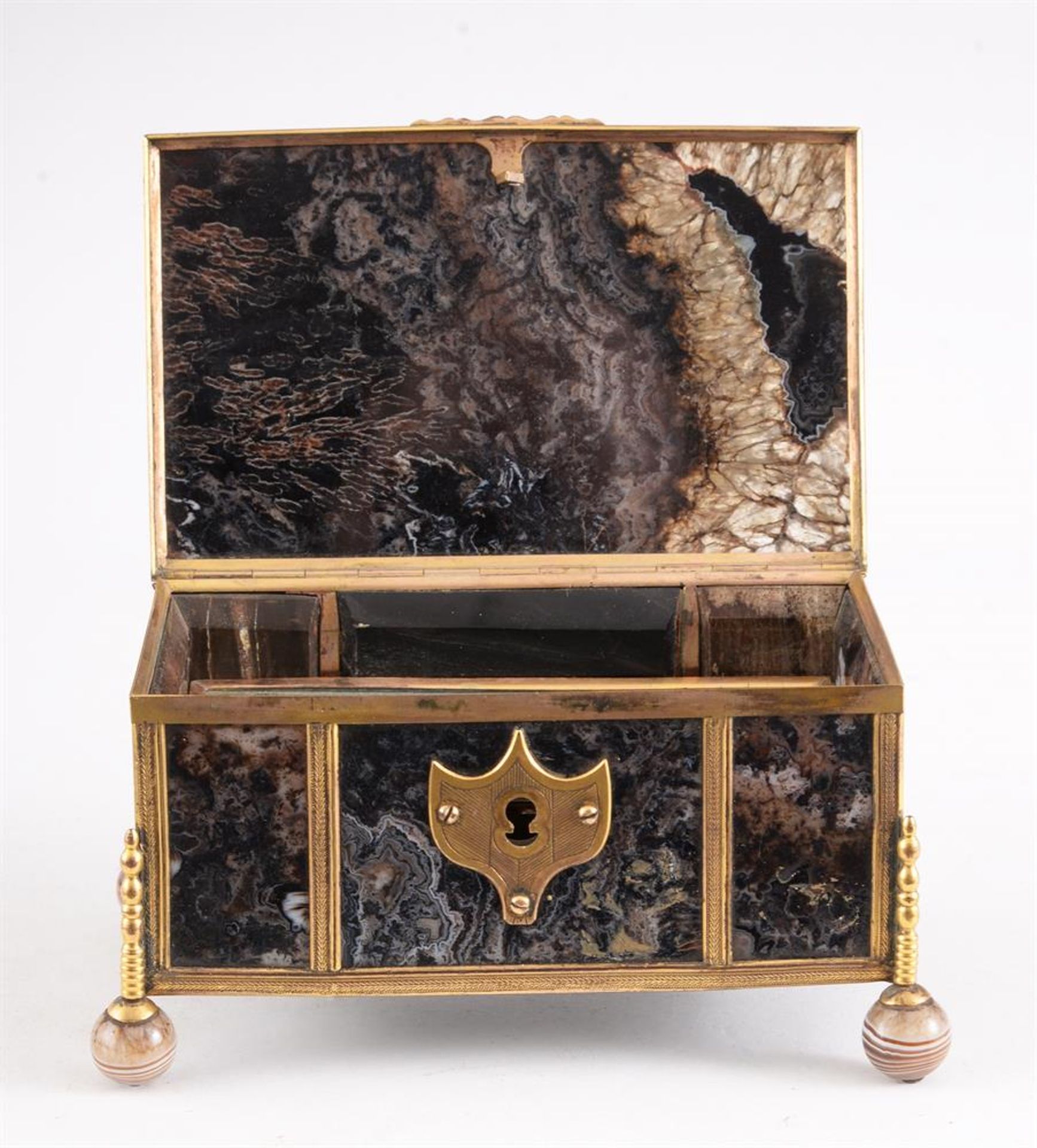 A GERMAN GILT METAL MOUNTED MOSS AGATE MUSICAL BOX, LATE 19TH CENTURY - Bild 4 aus 5