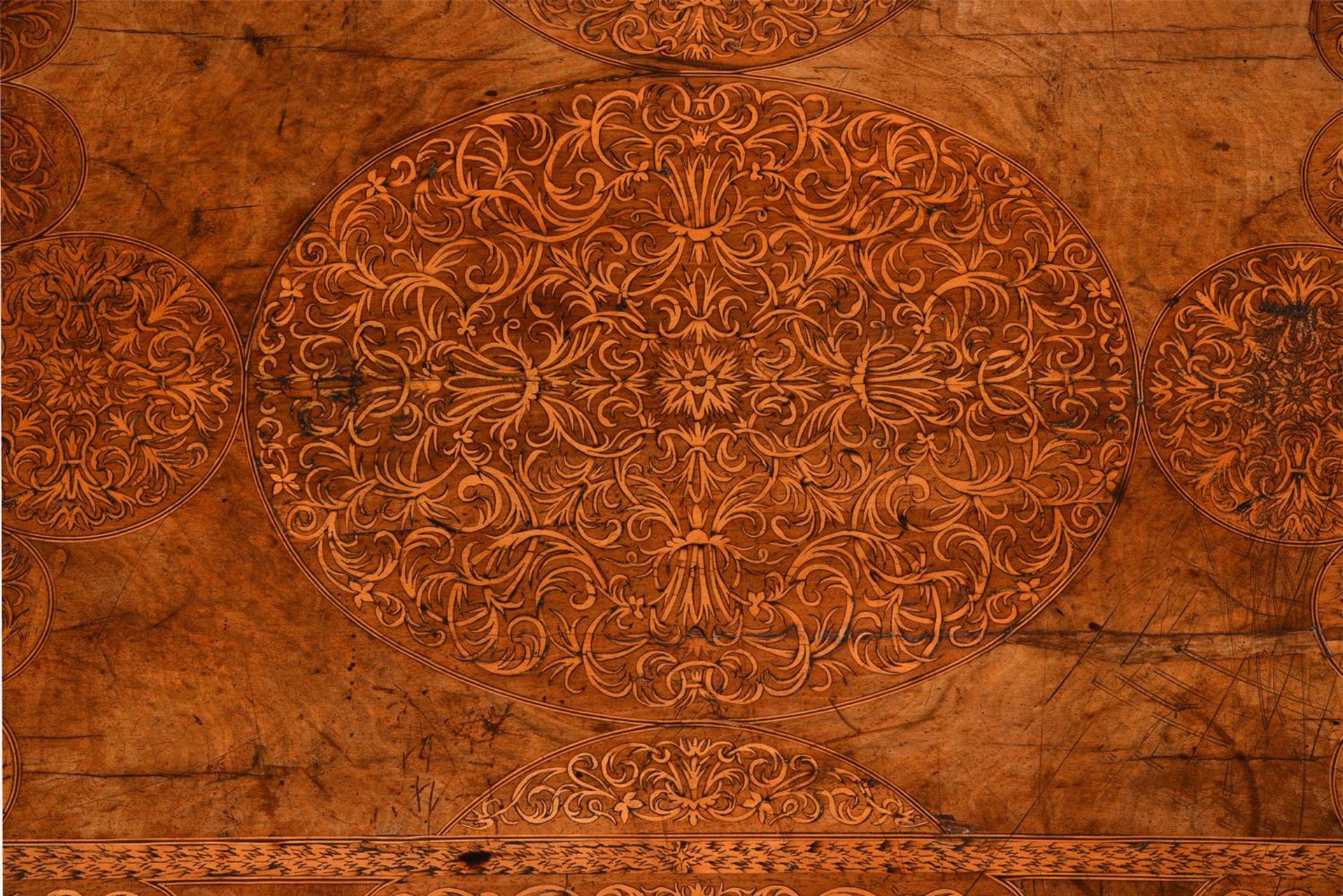 A WILLIAM & MARY WALNUT AND SEAWEED MARQUETRY CHEST OF DRAWERSIN THE MANNER OF GERRIT JENSEN - Image 5 of 6