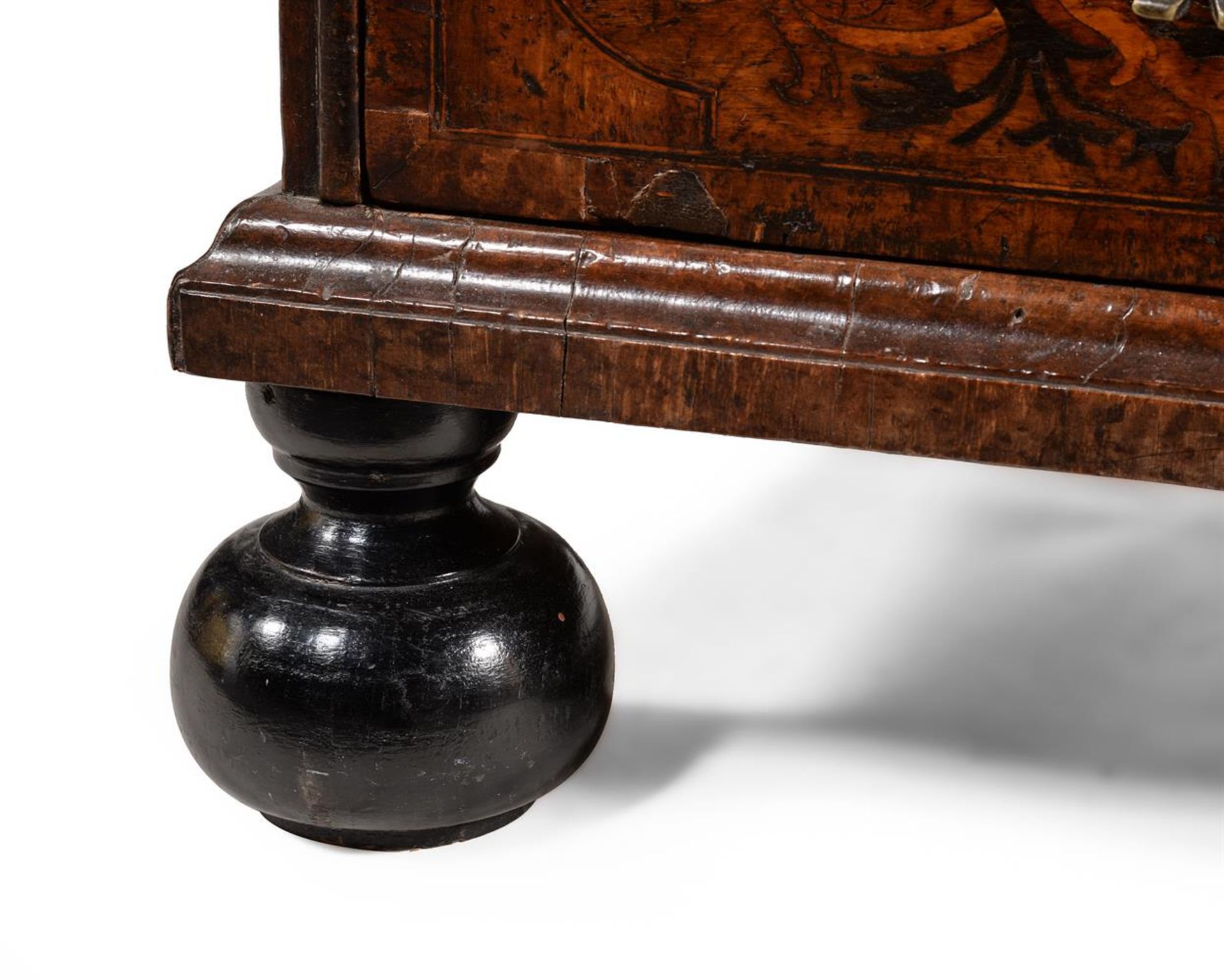 A WILLIAM AND MARY WALNUT AND MARQUETRY CHEST OF DRAWERS, CIRCA 1690 - Image 4 of 4