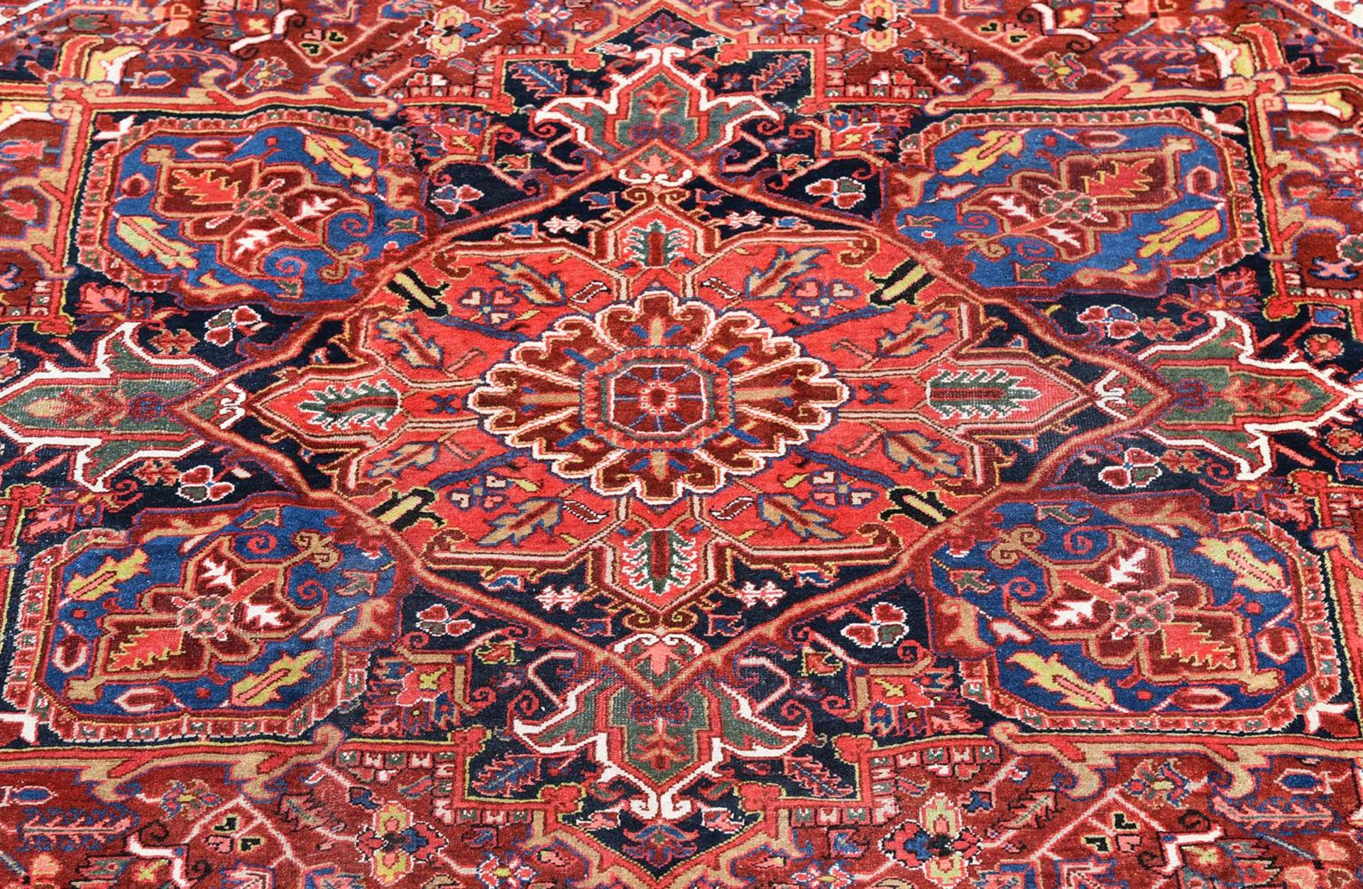 A HERIZ CARPET, approximately 413 x 304cm - Image 2 of 3