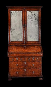 A WILLIAM & MARY KINGWOOD BUREAU CABINET, IN THE MANNER OF THOMAS PISTOR, CIRCA 1690