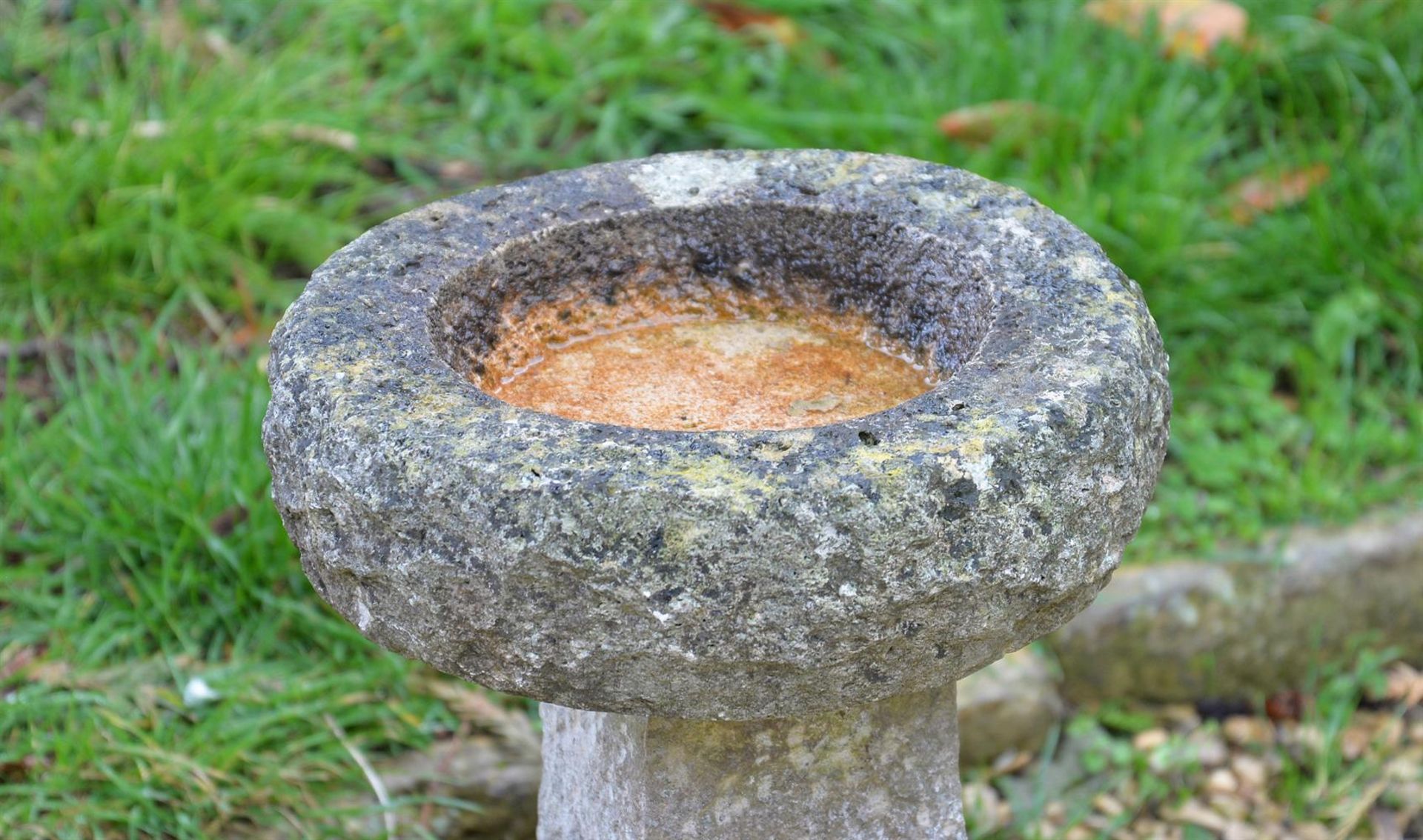 A CARVED LIMESTONE BIRD BATH, EARLY 20TH CENTURY - Image 2 of 2