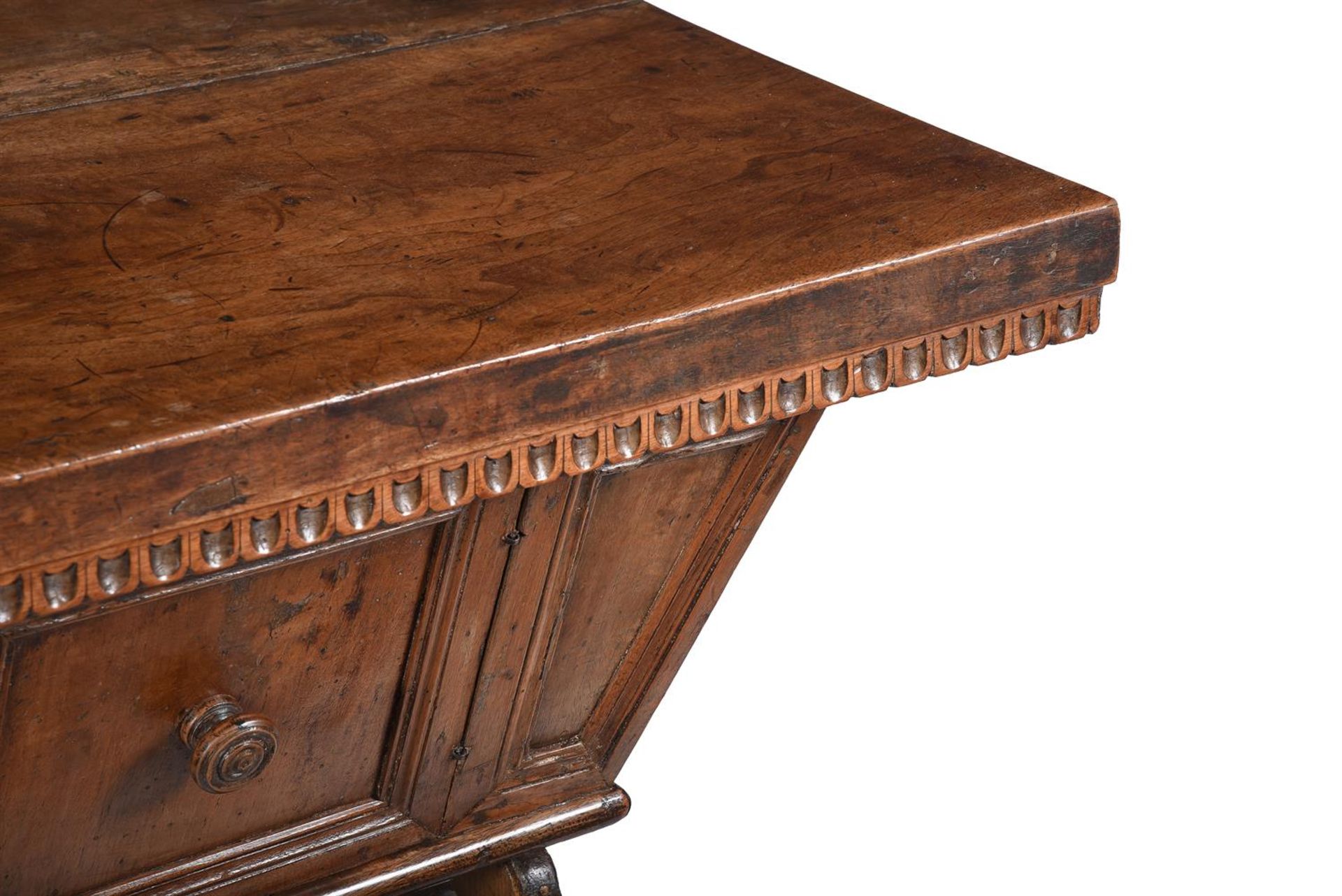 AN ITALIAN WALNUT RENT TABLE OR SIDE TABLE, 16TH/17TH CENTURY - Image 3 of 3