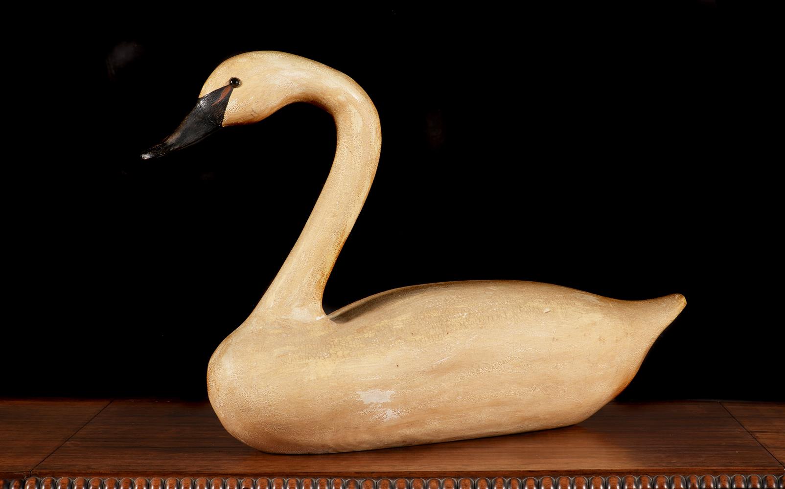 A COMPOSTION AND PAINTED MODEL OF A SWAN, 20TH CENTURY - Image 2 of 4