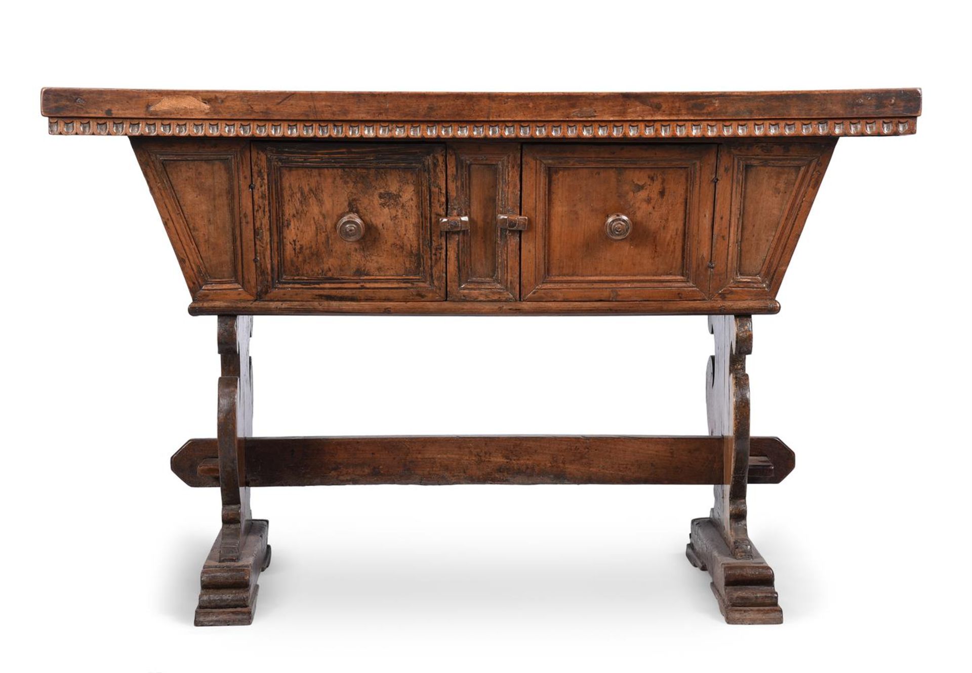 AN ITALIAN WALNUT RENT TABLE OR SIDE TABLE, 16TH/17TH CENTURY - Image 2 of 3