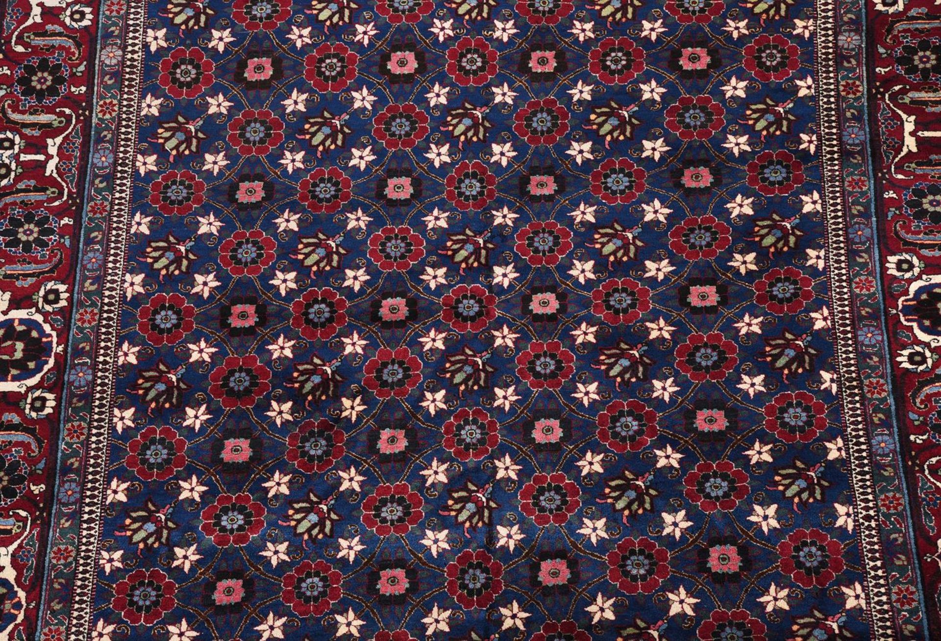 A VERAMIN CARPET, approximately 313 x 215cm - Image 2 of 3