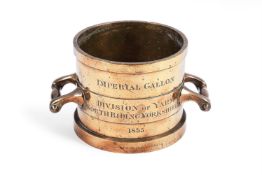 A WILLIAM IV BRASS COUNTY MEASURE, IMPERIAL GALLON