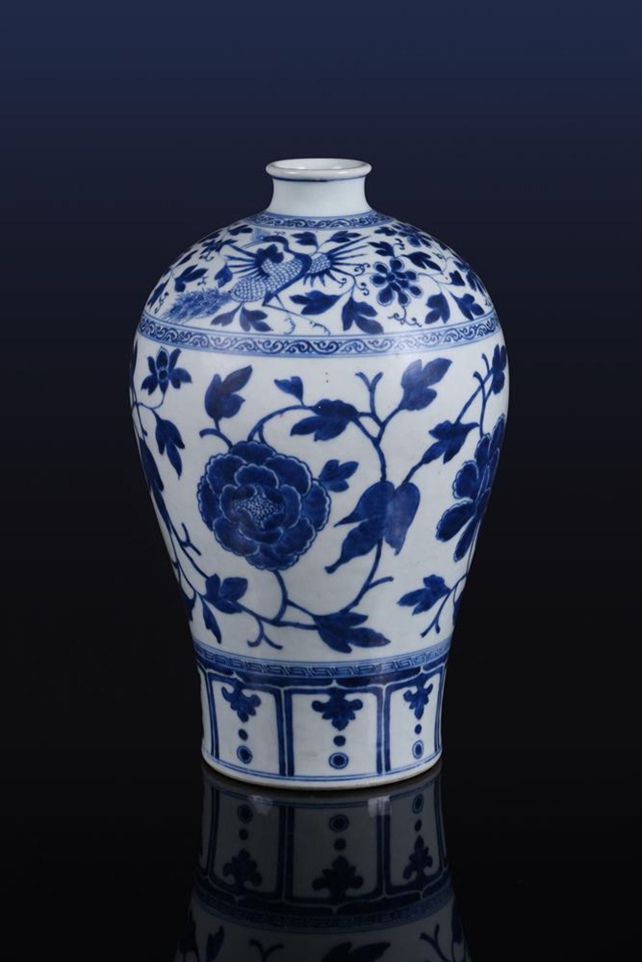 A fine Chinese blue and white vase