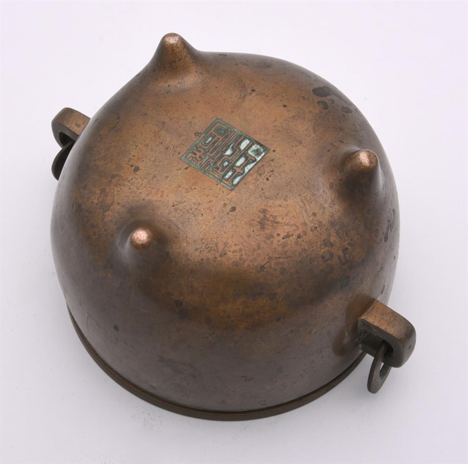 A Chinese bronze tripod censer - Bild 4 aus 4