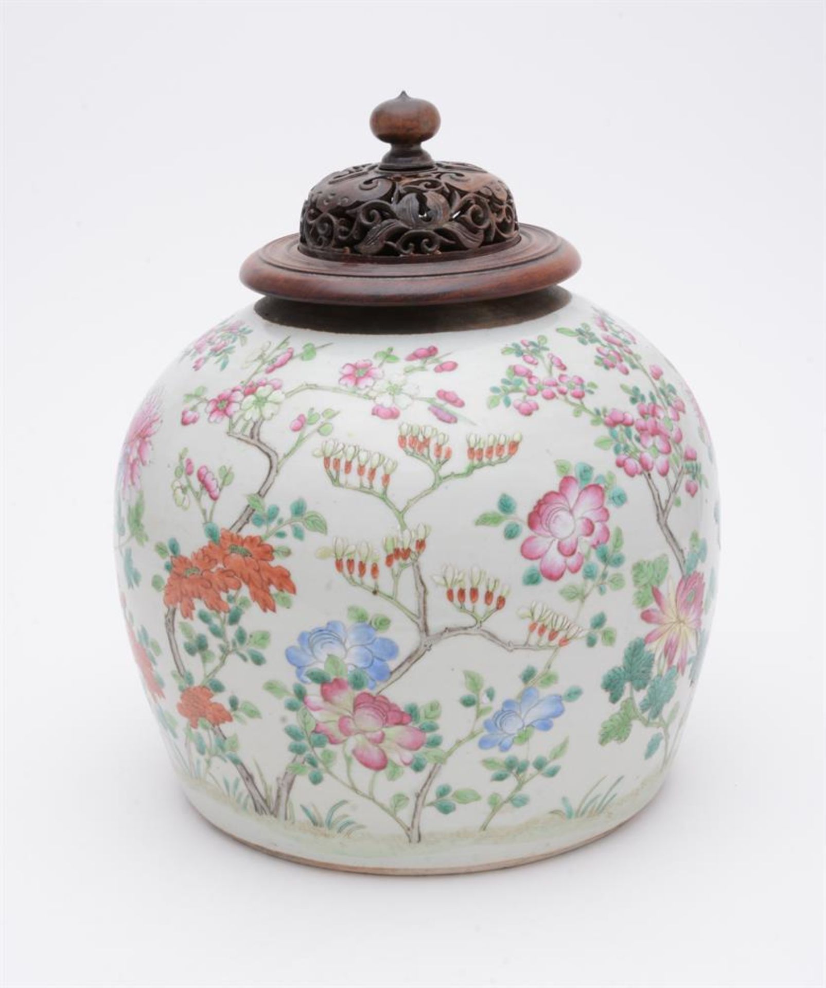 A Chinese Famille Rose vase - Image 3 of 6