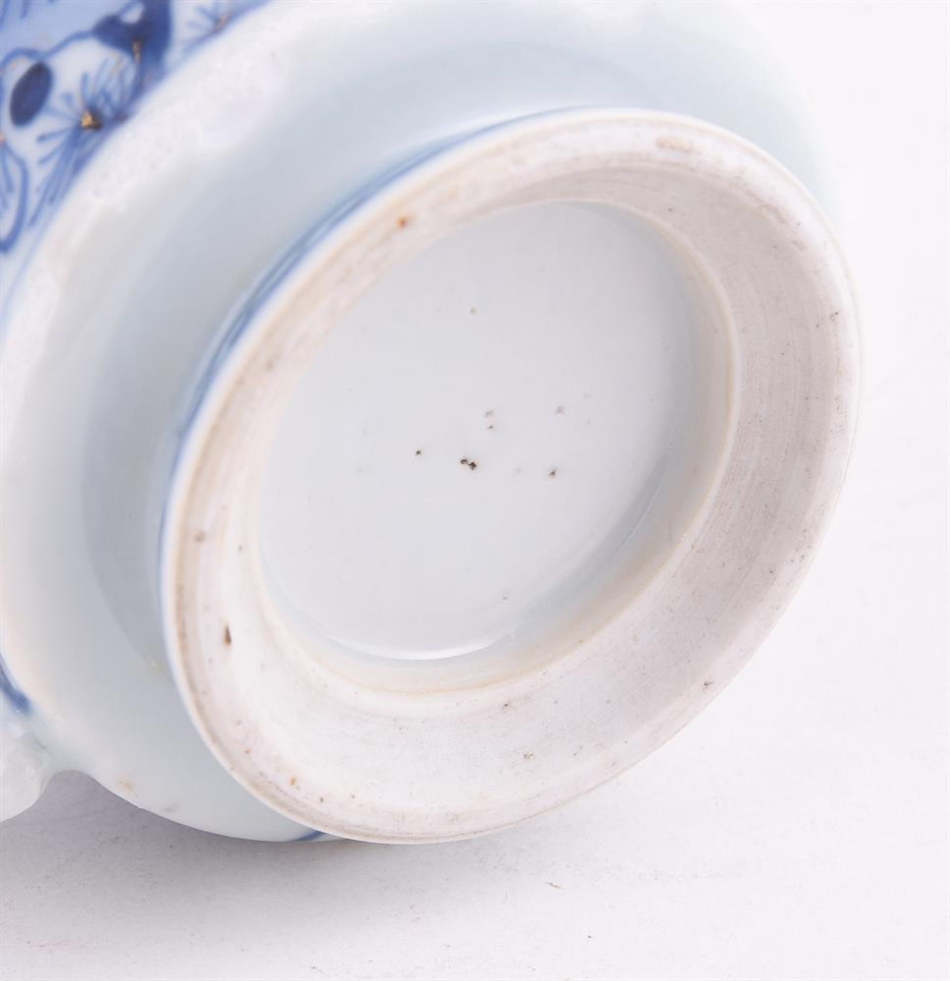 A rare Chinese porcelain blue and white mustard pot and cover - Image 5 of 5