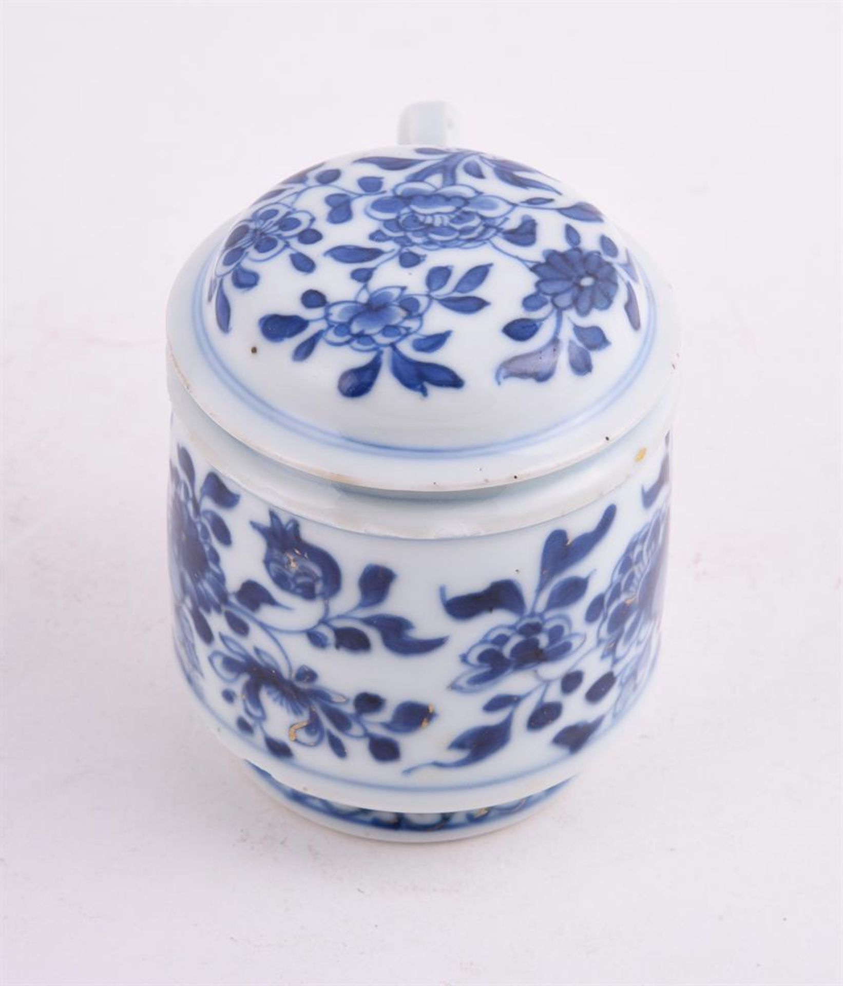 A rare Chinese porcelain blue and white mustard pot and cover - Image 2 of 5