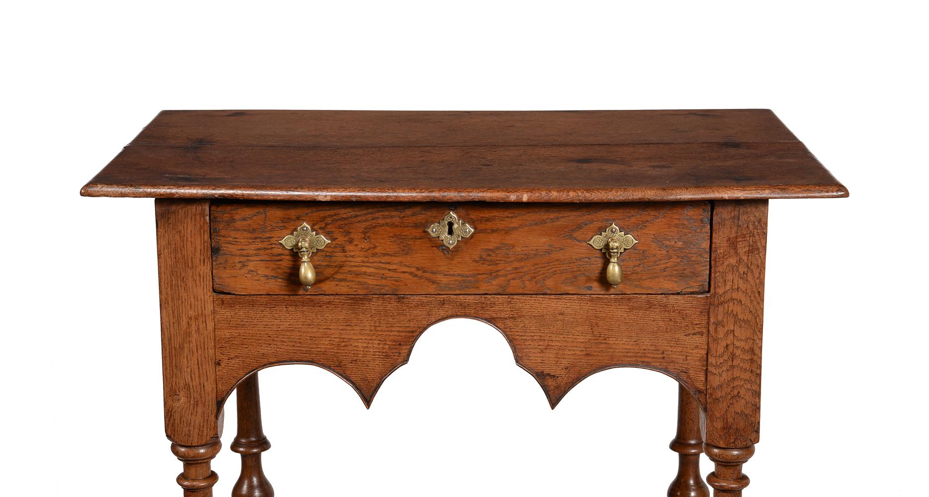 A WILLIAM & MARY OAK SIDE TABLE - Image 2 of 2