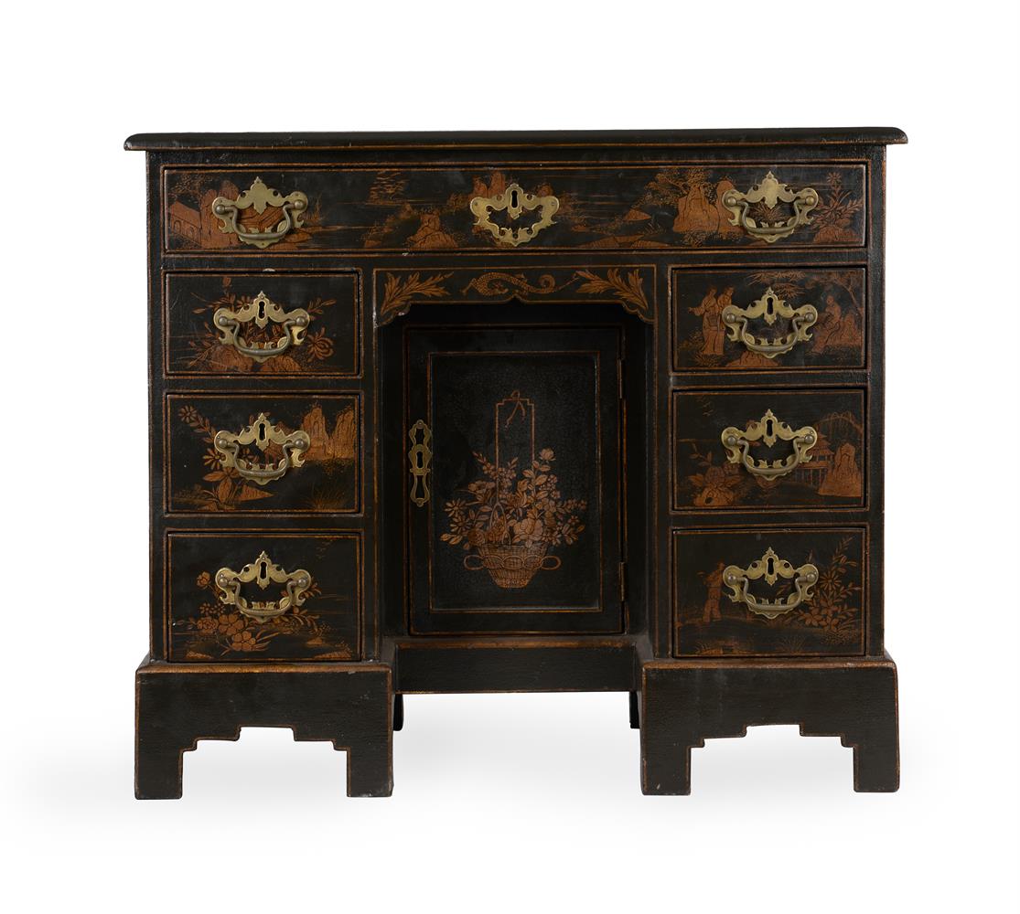 A BLACK JAPANNED AND PARCEL GILT CHINOISERIE KNEEHOLE DESKIN 18TH CENTURY STYLE - Image 2 of 4