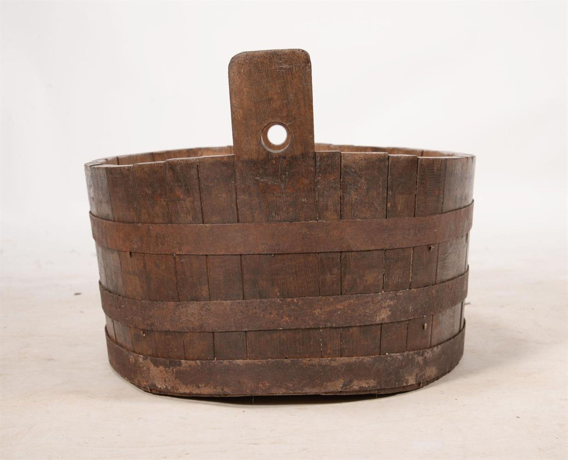 AN OAK AND METAL BOUND COOPERED OVAL BUCKET - Image 3 of 3