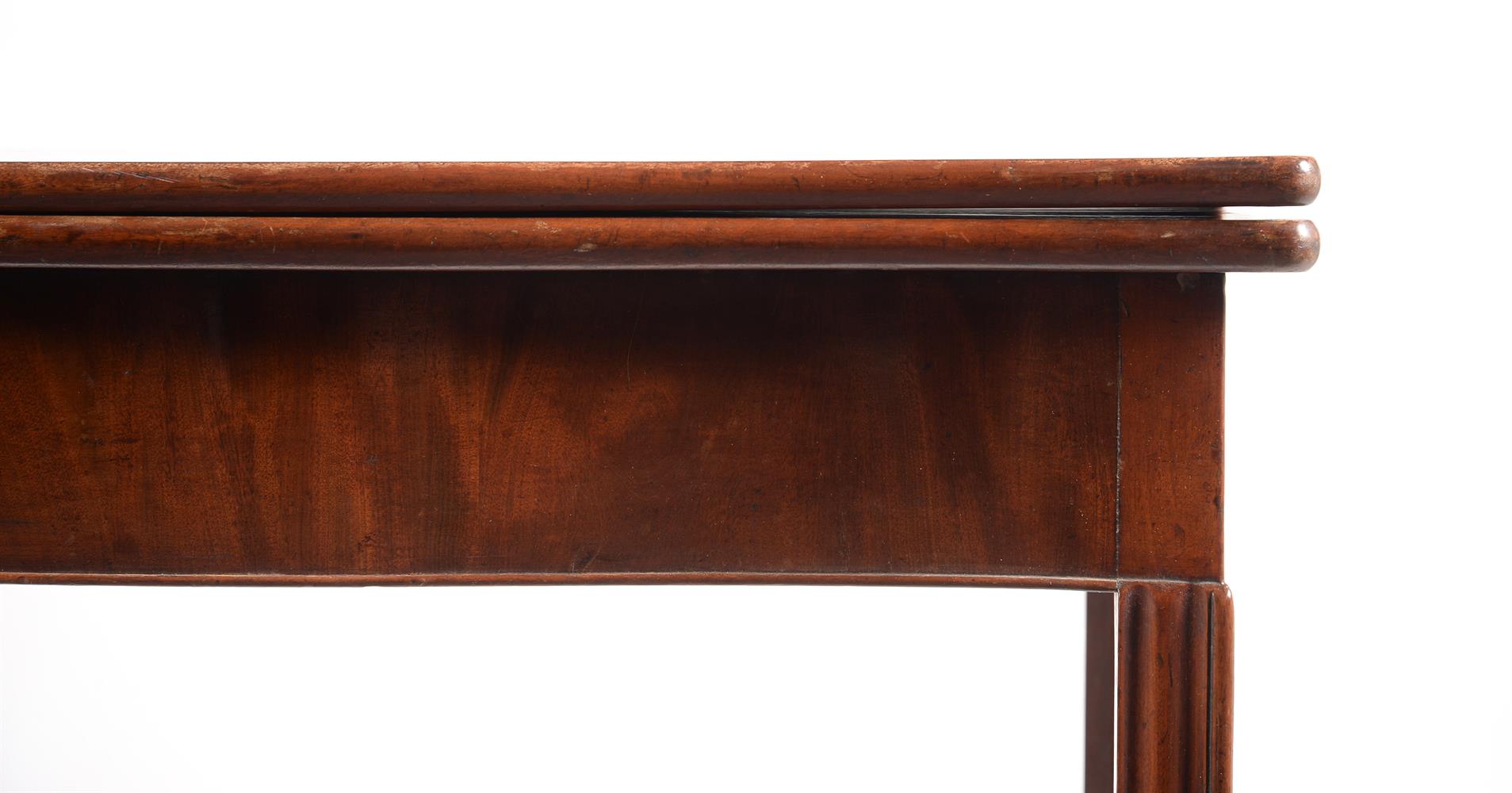 A GEORGE III MAHOGANY TEA TABLE - Image 2 of 4