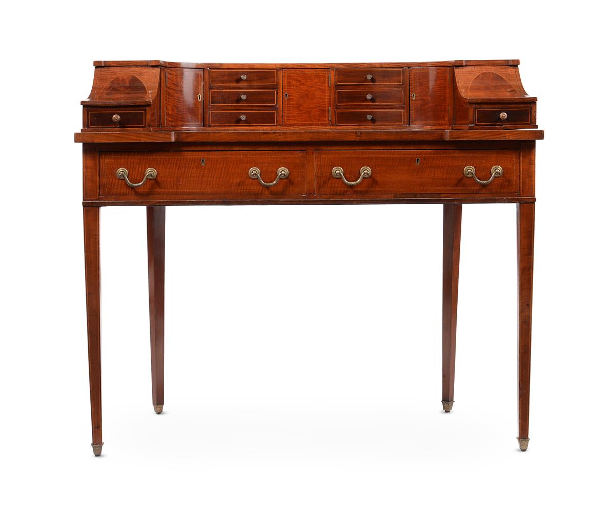 A VICTORIAN FIDDLEBACK MAHOGANY CARLTON HOUSE DESK